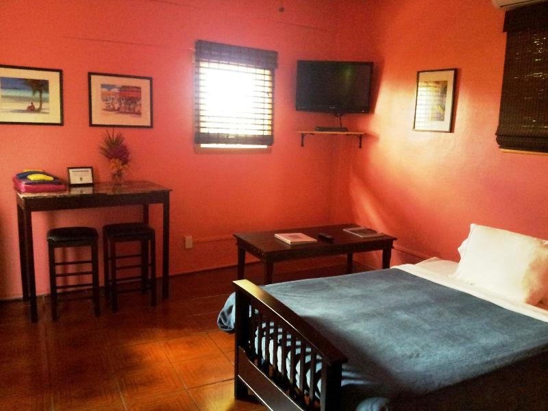 St. John Inn Cruz Bay エクステリア 写真