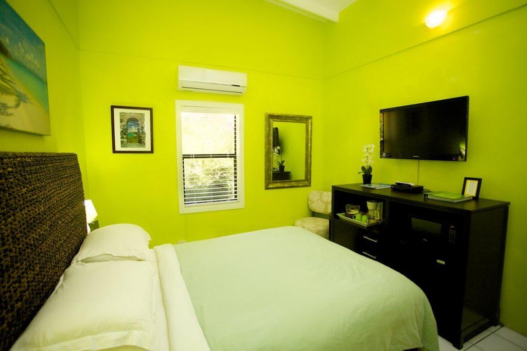 St. John Inn Cruz Bay エクステリア 写真
